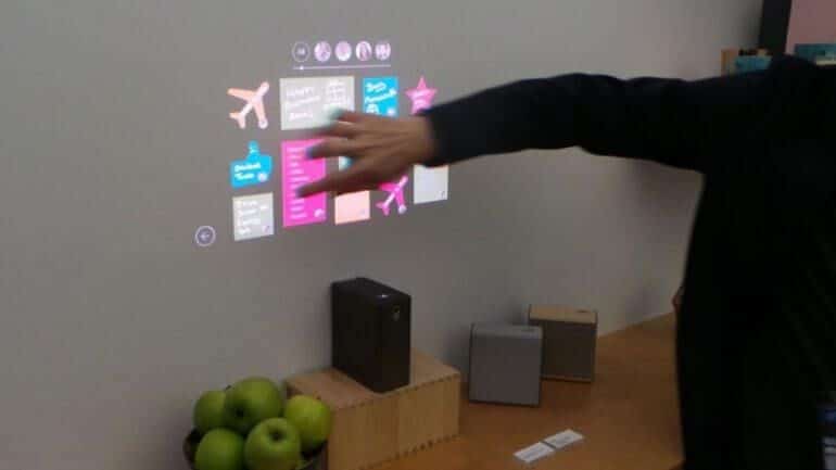 Sony, Yüzeyleri Dokunmatik Ekrana Dönüştürebilen Projektörünü Tanıttı