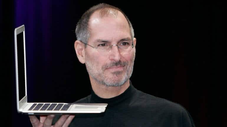Steve Jobs’un Mezarında Adı Neden Yazmaz?