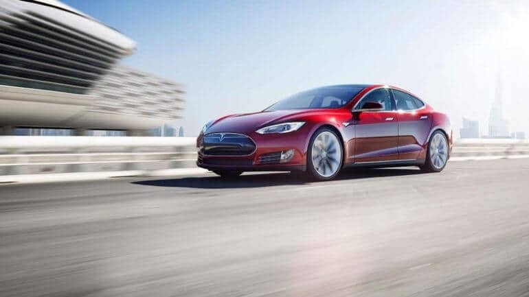 Tesla’da Araç İçi Güvenlik Güncellemesi Geldi